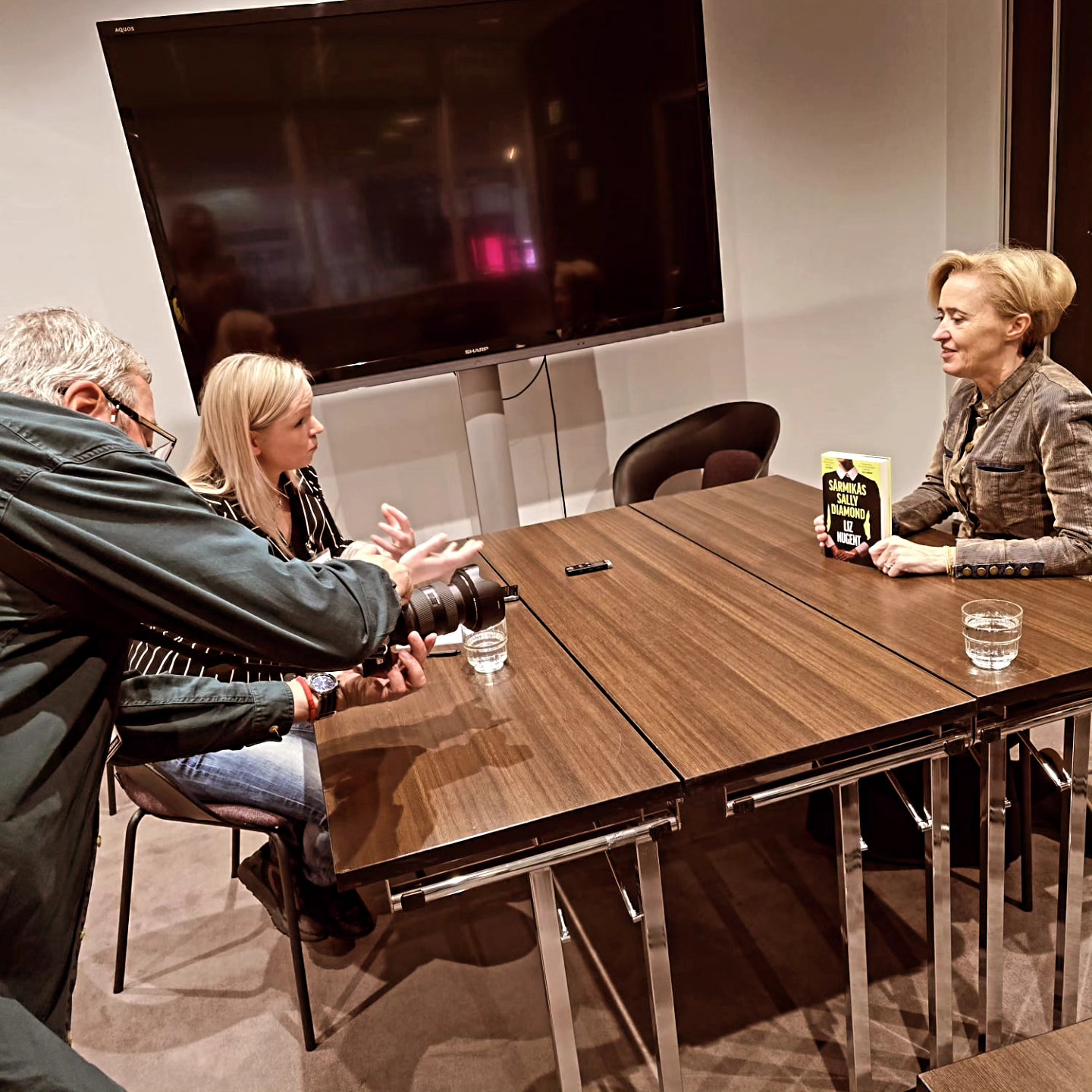 Liz Nugent haastattelussani Helsingissä